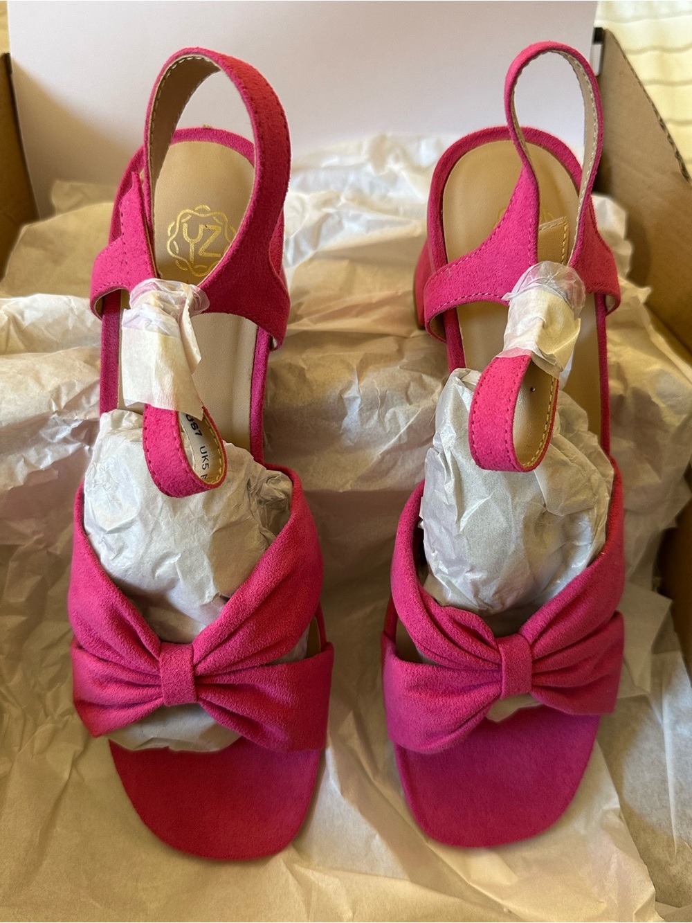 *NWT* Women’s Hot Pink Bow Knot Ankle Strap Sandals - never worn, size 7